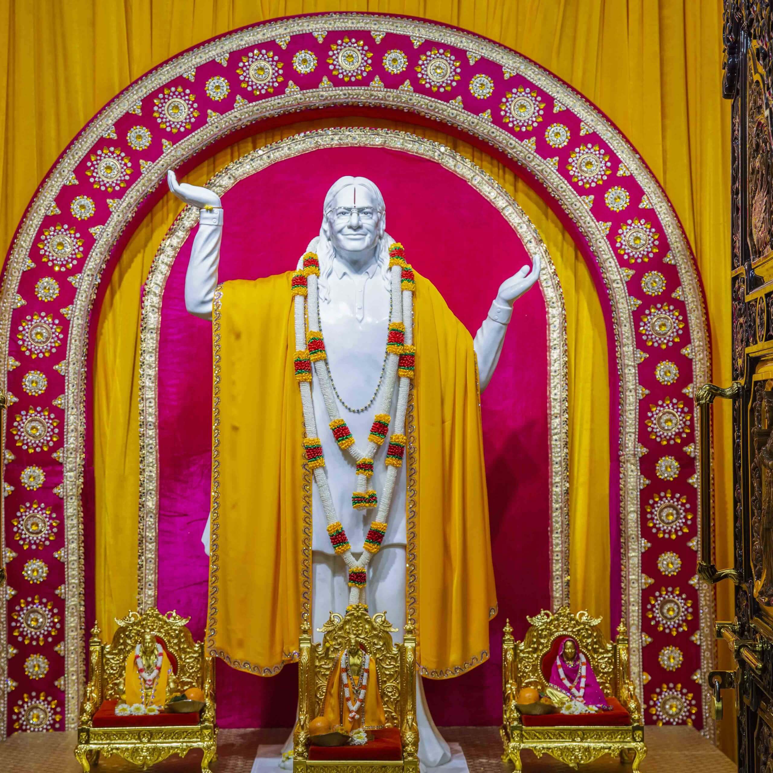 Shri Guru Dham , Shri Maharajji